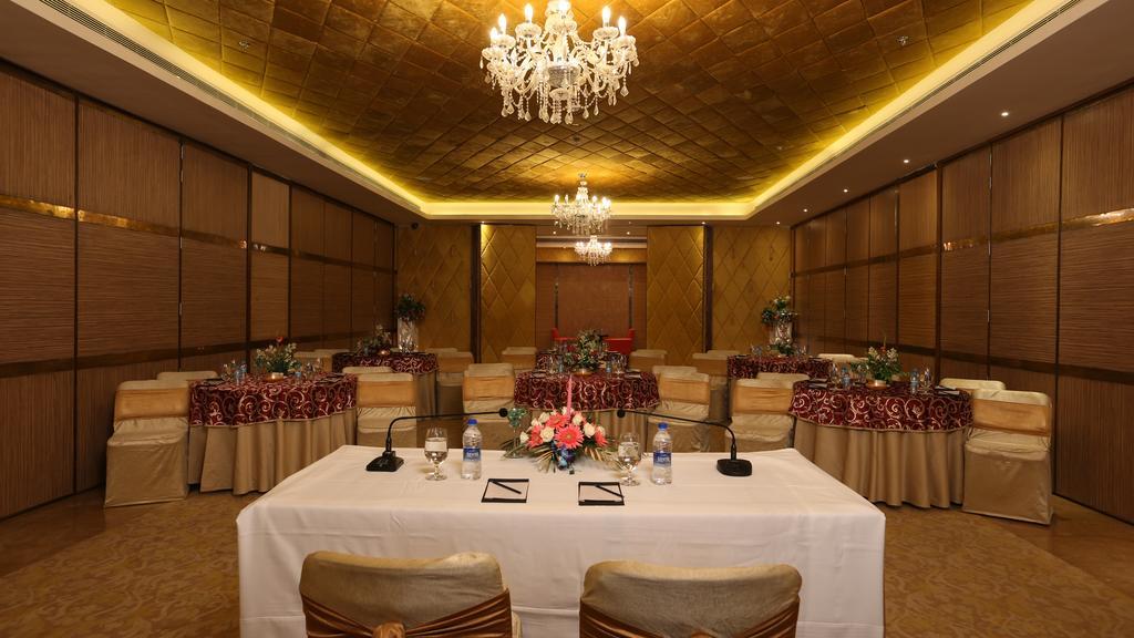 Country Inn & Suites By Radisson, Meerut Exterior foto