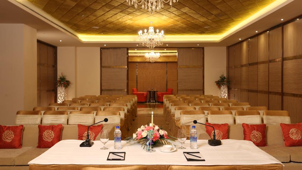 Country Inn & Suites By Radisson, Meerut Exterior foto
