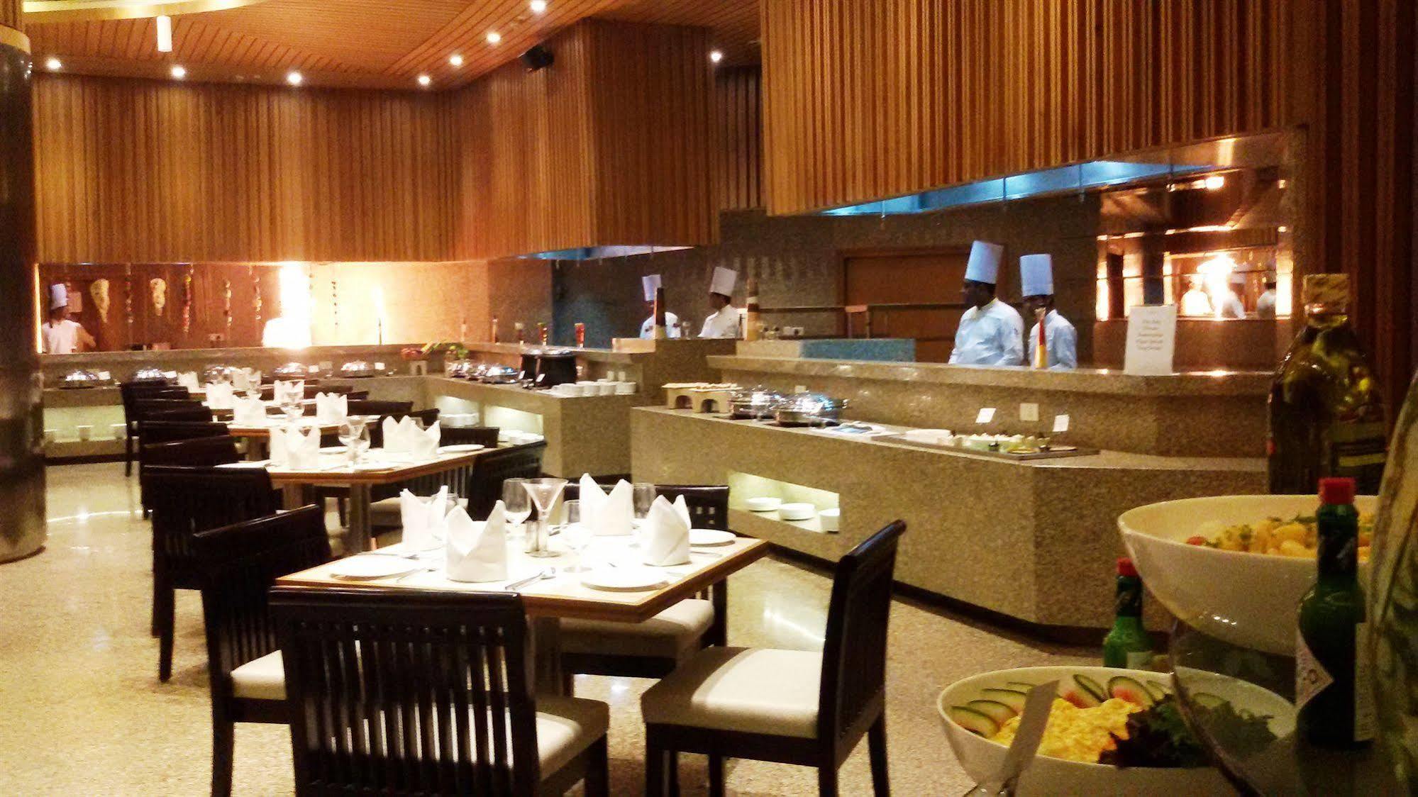 Country Inn & Suites By Radisson, Meerut Exterior foto